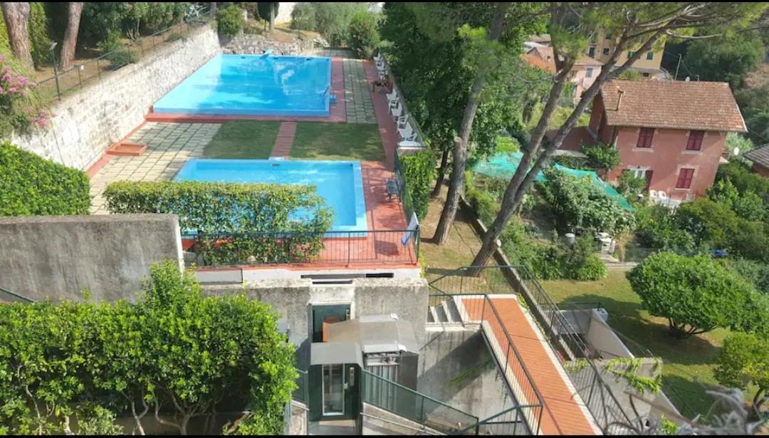 Camera Privata Nell'Appartamento In Zona Residenziale Con 2 Piscine Рапалло Экстерьер фото