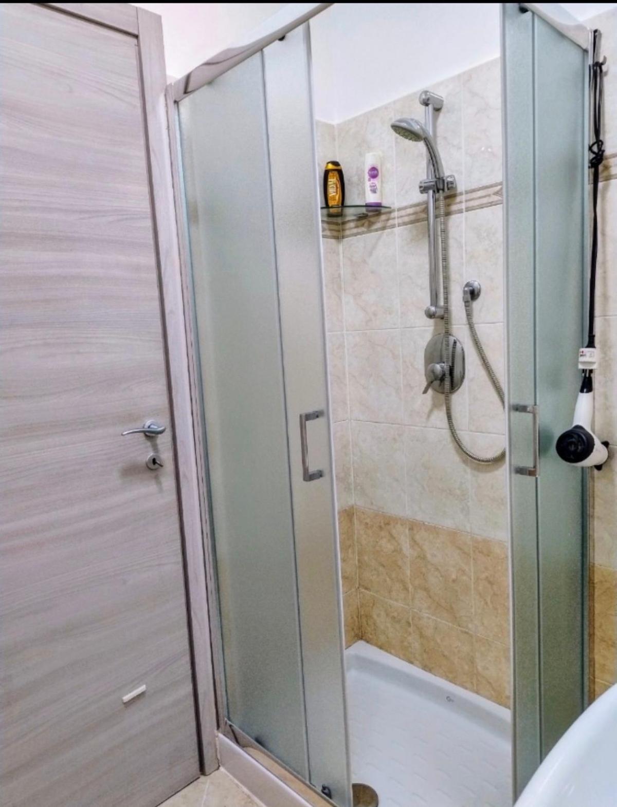 Camera Privata Nell'Appartamento In Zona Residenziale Con 2 Piscine Рапалло Экстерьер фото